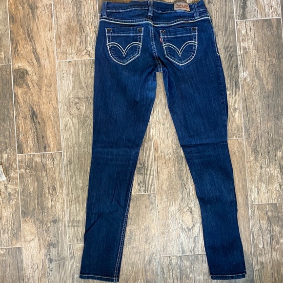 Levi Jeans! 3 short. - Picture 2 of 4